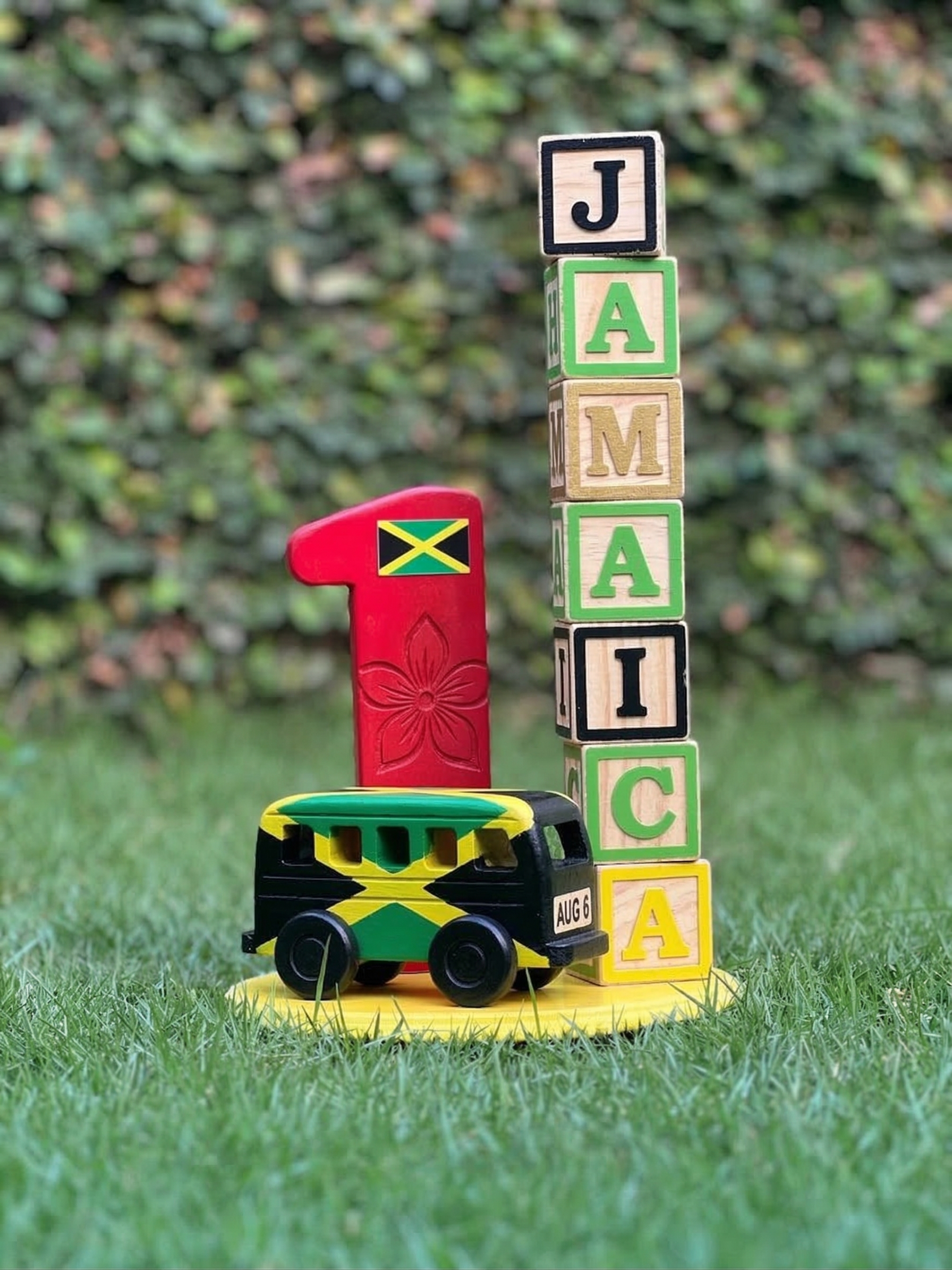 Jamaica Independence Day decor red green gold